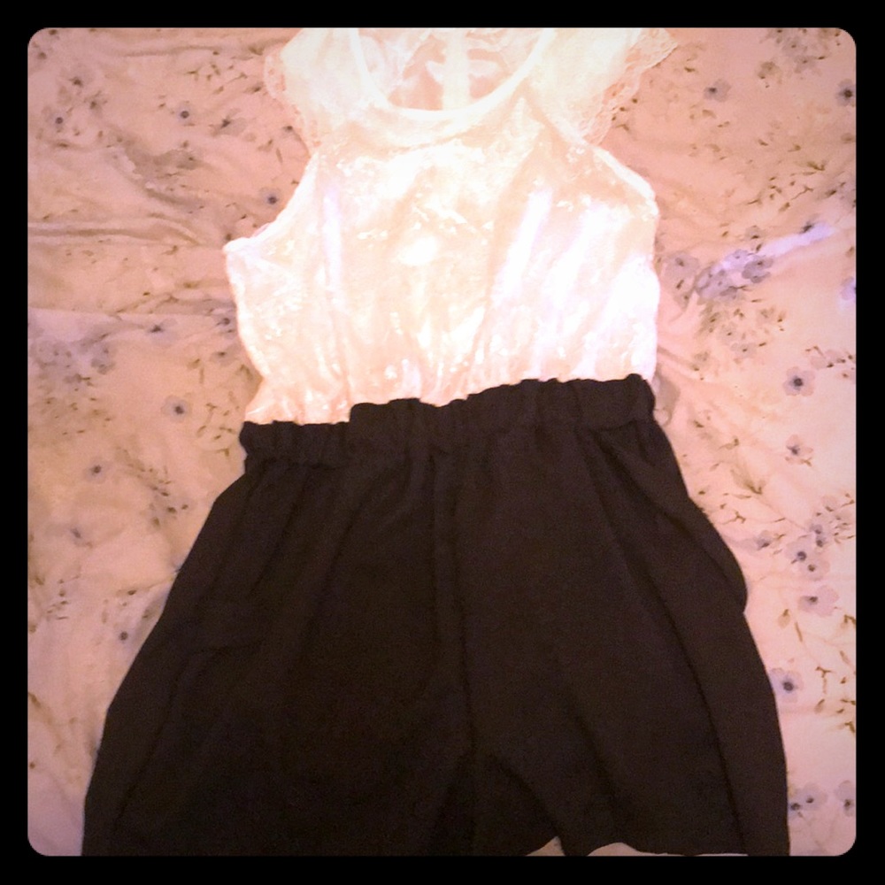 Xl (medium US size) romper.  Bought from Amazon